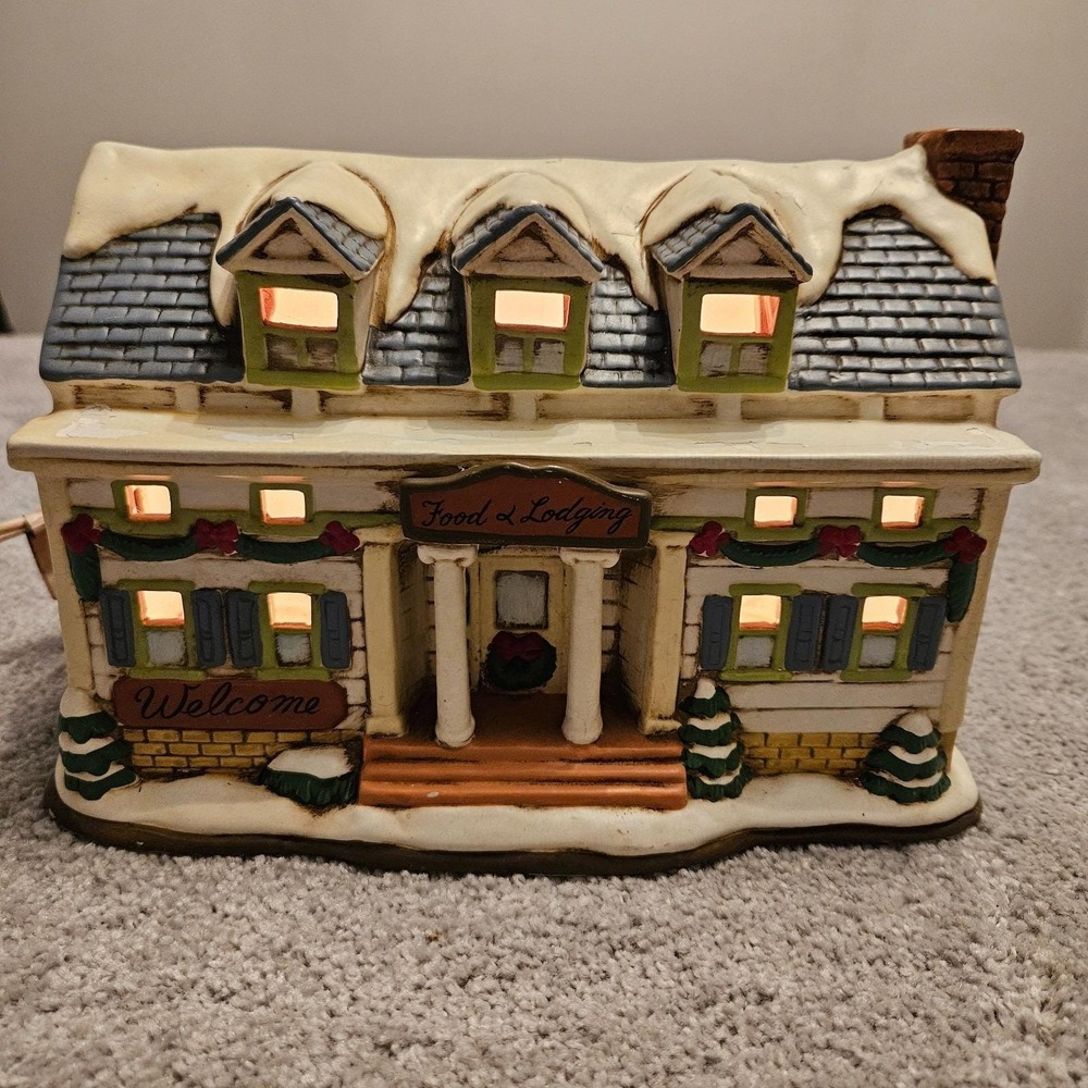 Vintage Lefton Colonial Village Food & Lodging Inn 01326 1994‎ Lighted House